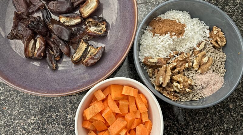 Carrot cake energy balls