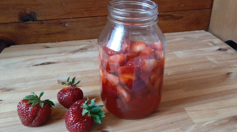 Simply superb berry vinegar